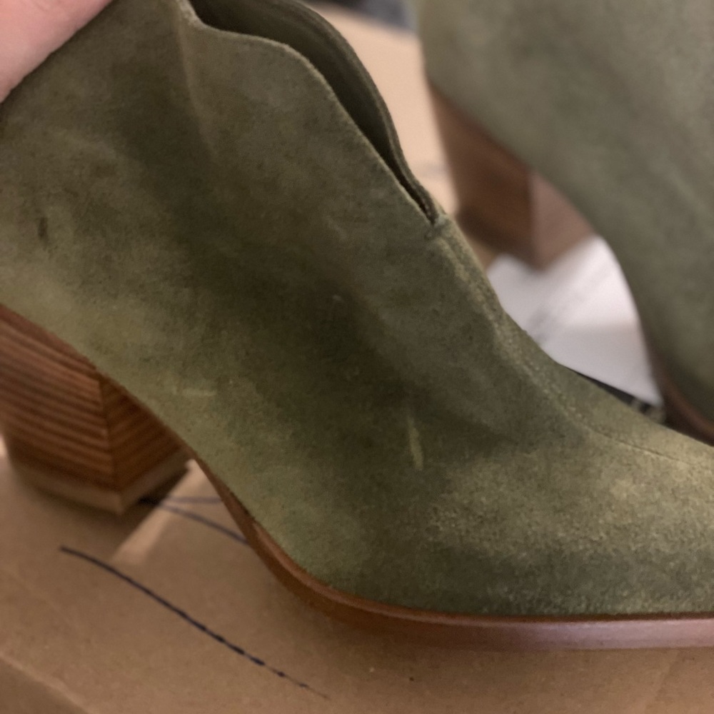 NWT Vince bootie